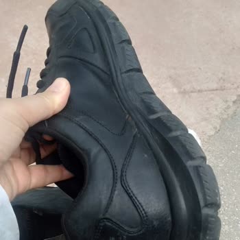 Skechers Kusurlu Üretimi Olan Ürüne Sahip Çıkmıyor