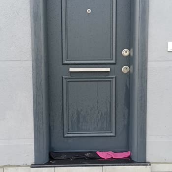 Sur Çelik Kapı Yağmur Suyunu Olduğu Gibi İçeriye Alıyor!