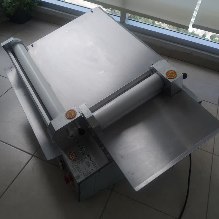 Osimo Endüstriyel Mutfak Ekipmanları Osimo Hamur Açma Makinesi 👎👎👎