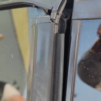 Peugeot 2008 Cam Çerçeve Fitili