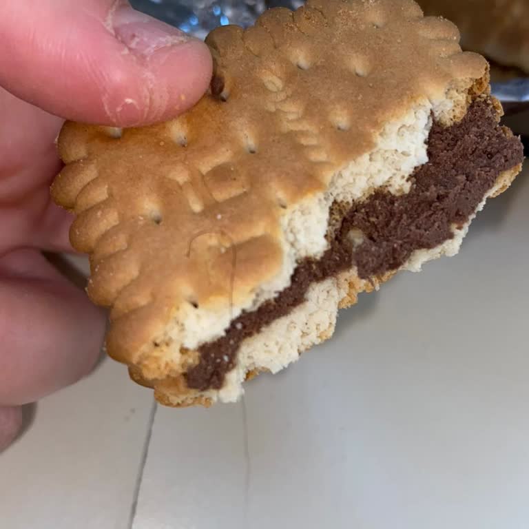 Eti Gıda Üzdün Beni Eti