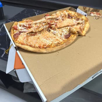 Pizza Coo (Taşdelen ) Dağılmış Kusurlu Pizza!