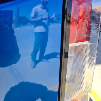 2024 Ford Tourneo Courier автомобиль с дефектами, но компания не признает свою вину.