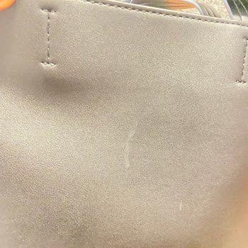 Boyner Üzerinde Lekeler Oluşan Çantanın İadesini Gerçekleştirmiyor.