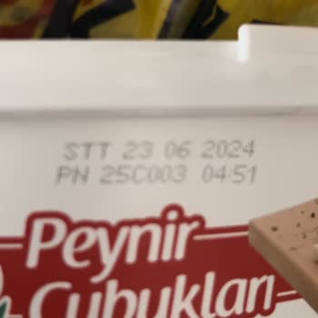 Şok Marketler Şok Markette Satılan Mis Peynirin İçinden Çıkan Pislik
