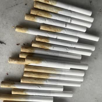 Philip Morris Lark Sigara Paketinde Sarı Lekeler Ve Kötü Koku