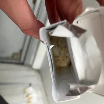 Philip Morris Lark Sigara Paketinde Sarı Lekeler Ve Kötü Koku