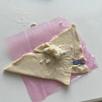 A101 Marketten Alınan Milföy Hamurunda Plastik Parça