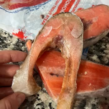 Bozuk Somon Paketi: Şok Market'ten Gelen Hayal Kırıklığı