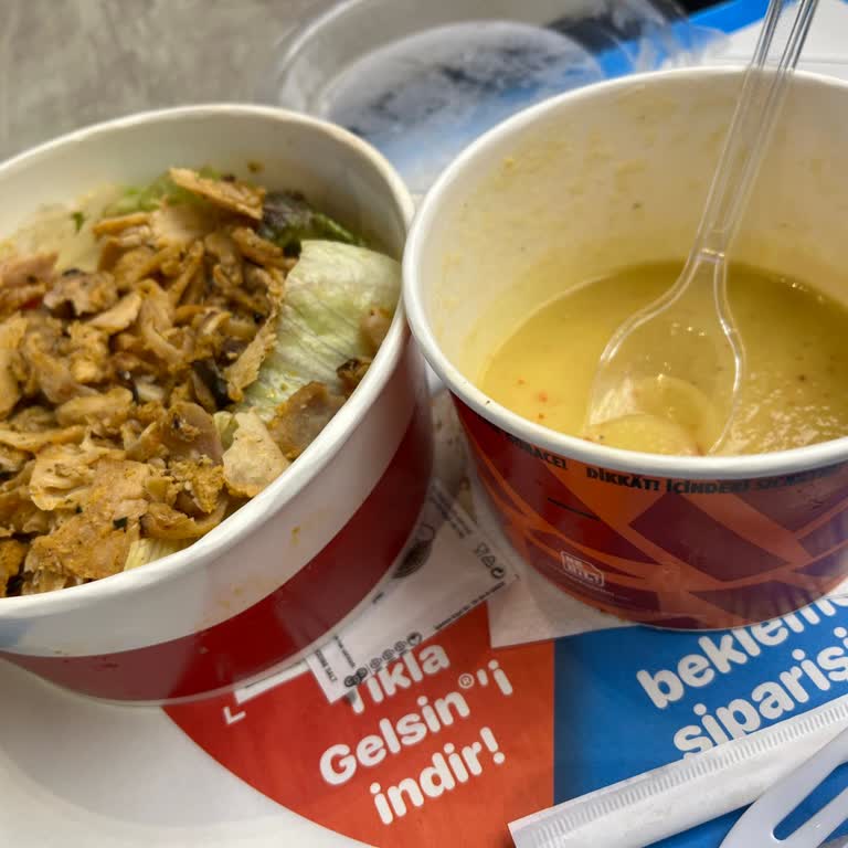 Usta Dönerci 2 Kaşık Çorba 40 Lira