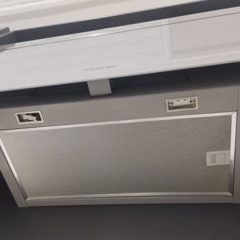 Siemens Davlumbaz Alt Işık Kapaklarının Sürekli Düşmesi