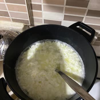 Dost Süt Bozuk Olan Sütleri Satışa Sunuyorlar