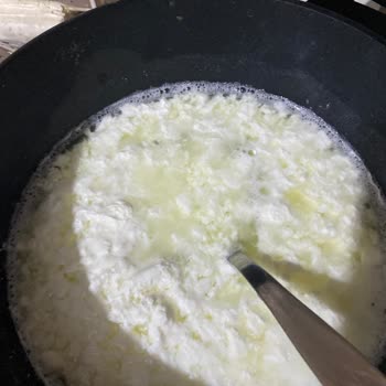 Dost Süt Bozuk Olan Sütleri Satışa Sunuyorlar