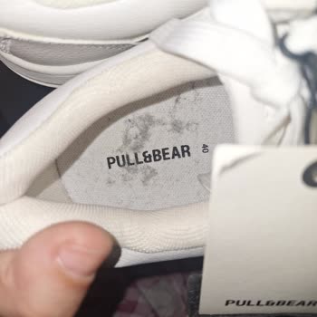 Pull & Bear'den Gelen Ayakkabı Hayal Kırıklığı: Çift Değil Ve Pis!