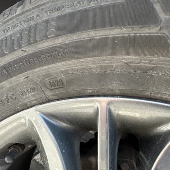 Petlas Lastik Yanaklarda Çatlama Oluşması