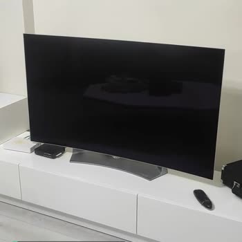 LG Oled TV Ekran Gitti