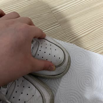Nike Ayakkabının Kısa Bir Süre Sonra Dikişlerinin Açılması Ve Koku