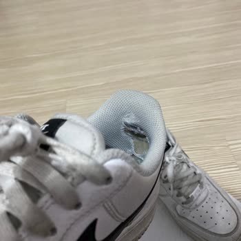Nike Ayakkabının Kısa Bir Süre Sonra Dikişlerinin Açılması Ve Koku