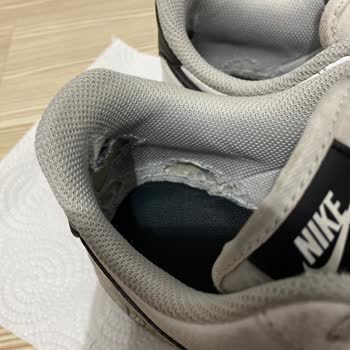 Nike Ayakkabının Kısa Bir Süre Sonra Dikişlerinin Açılması Ve Koku