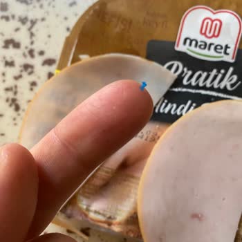 Maret Pratik Hindi Füme İçinden Poşet Parçası Cıktı