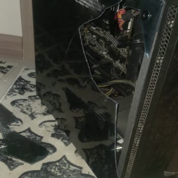 PTT Kargo Bilgisayarı Paramparça Teslim Etti.