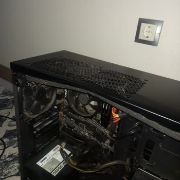 PTT Kargo Bilgisayarı Paramparça Teslim Etti.