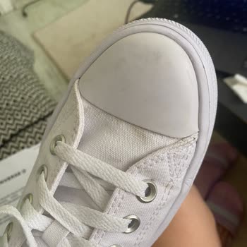 Converse Beyaz Ayakkabı İnceleme Sorunu
