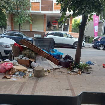 Ümraniye Belediyesi Defalarca Aramamıza Rağmen Çöpleri Almıyor