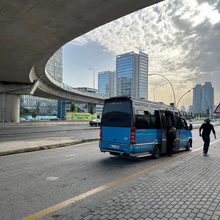 Ankara Minibüsçüler Odası Ankara Sincan Ulus Dolmuşlarının Yolcuları Tıka Basa Taşıması