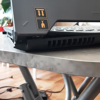Asus Bilgisayar Asus Tuf Gaming FA507NU Laptopun Vidaları Kendi Kendine Çıkıyor