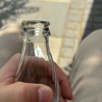 Kayın Su'ya Ait Pis Gazoz Şişesi