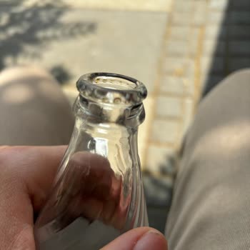 Kayın Su'ya Ait Pis Gazoz Şişesi