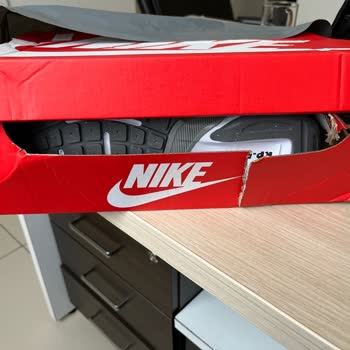 Nike Schuhe abgenutzte Ware und schlechter Kundenservice