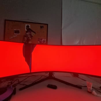 Kutudan Kırık Çıkan Samsung 57" Monitör