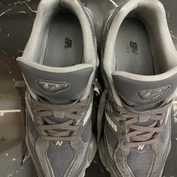 New Balance 9060 Çok Kısa Sürede İç Astarının Yırtılması