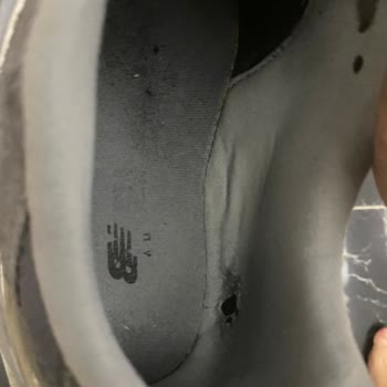 New Balance 9060 Çok Kısa Sürede İç Astarının Yırtılması