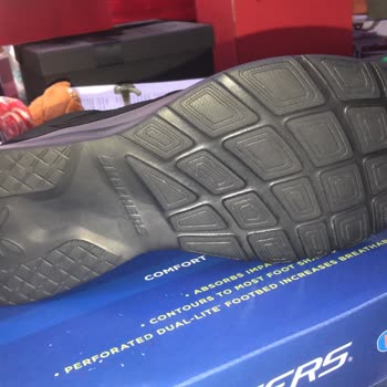 Skechers Kullanılmayan Ürüne Kullanılmış Muamele Yapıyorlar Ve Deforme Diyorlar