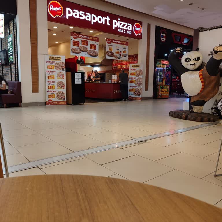 Pasaport Pizza Çalışan Tembelliği Kötü Hizmet.