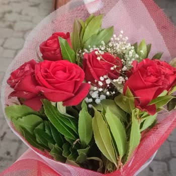 ÇiçekSepeti Yanıltıcı Çiçek Gönderimi Ve Eksik Ürün Teslimatı