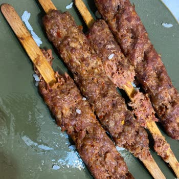 Doğal Et Kebaplar Çöp Oldu