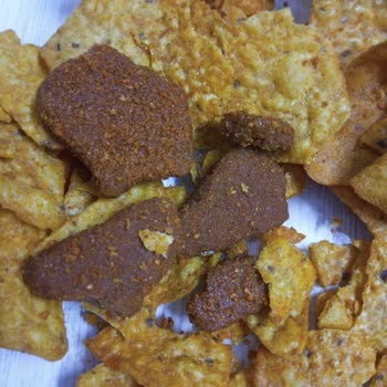 Doritos'tan Çıkan Köpek Mamasına Benzer Şeyler