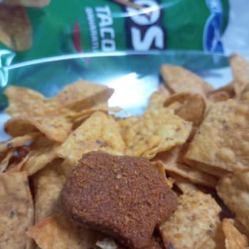 Doritos'tan Çıkan Köpek Mamasına Benzer Şeyler