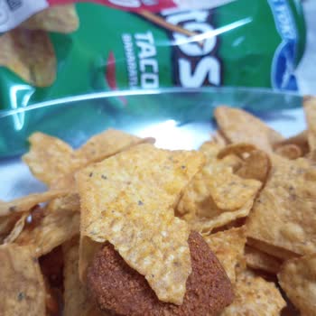 Doritos'tan Çıkan Köpek Mamasına Benzer Şeyler