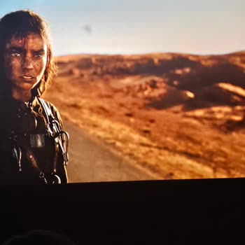 Paribu Cineverse Perde Üzerinde Leke