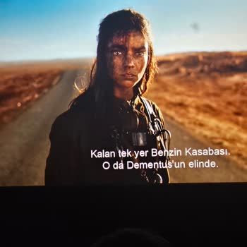 Paribu Cineverse Perde Üzerinde Leke