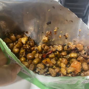 Yayla Bakliyat Yayla Hazır Ekşi Mix Salatadan Çıkan Kıl Benzeri Bir Cisim