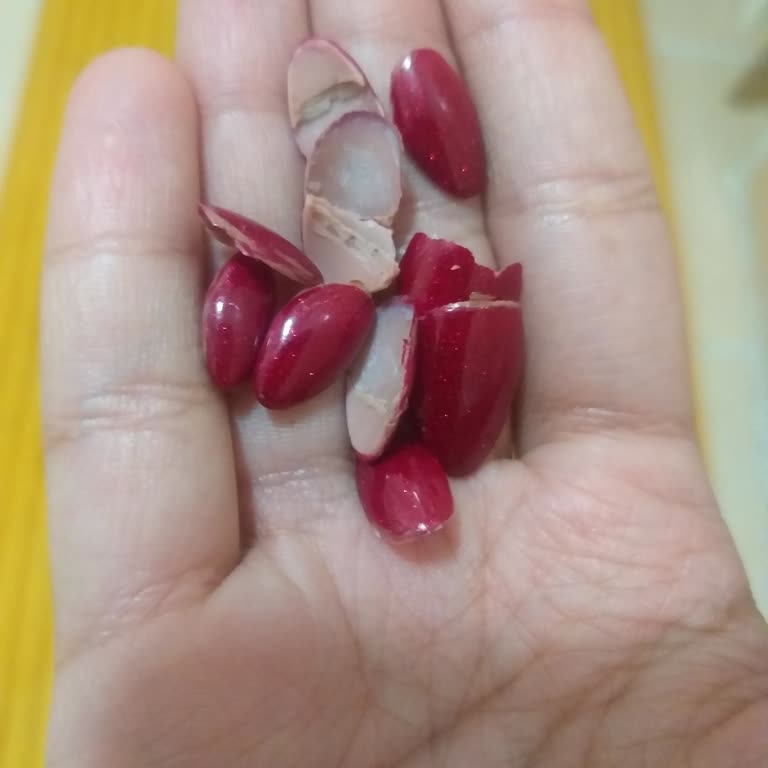 Gratis Beauty Kadıköy Bahariye Şubesi Protez Tırnak Şikayeti