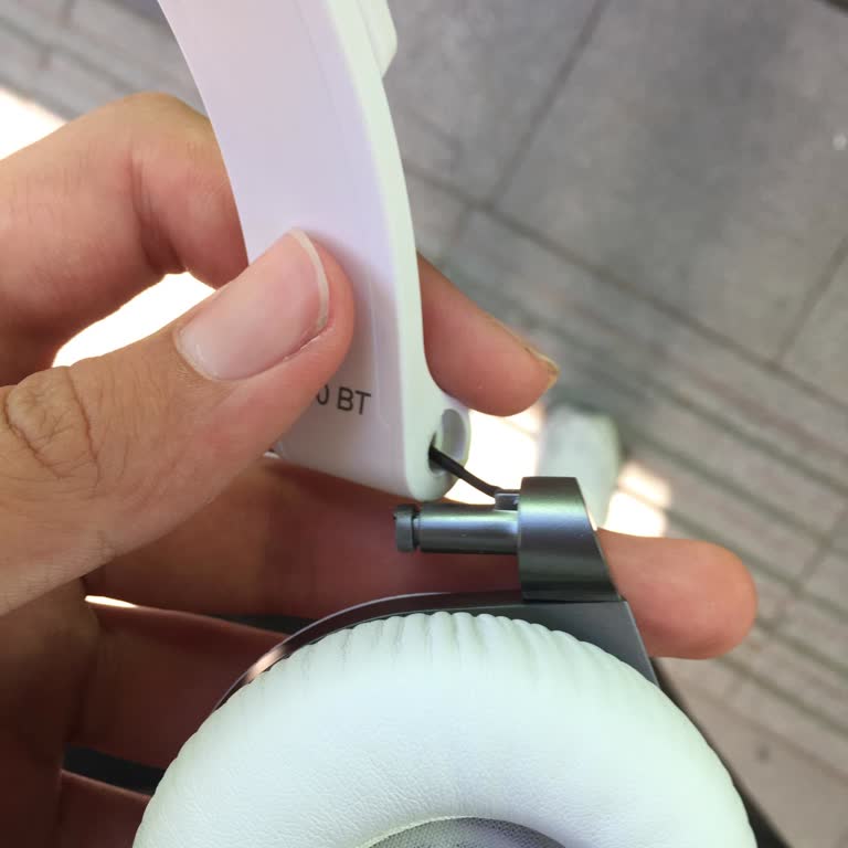 JBL E40 Bt Döner Kısmından Kırıldı