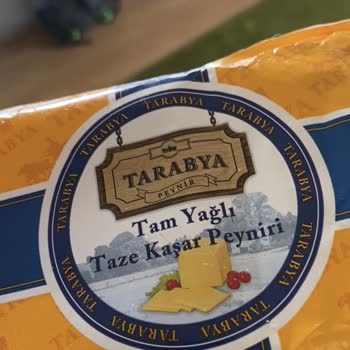 A101 Tarabya Kaşar Peynir Siyah Lekeler Var