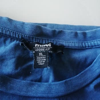 Mavi T-shirt Yırtığı Kumaşın Kötü Olması